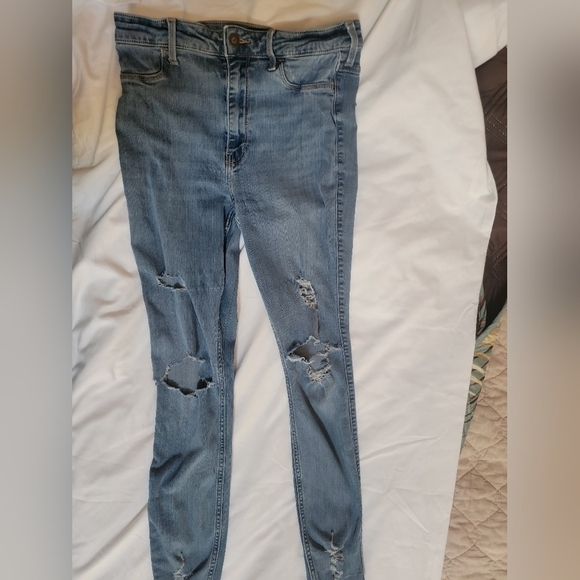 HOLLISTER Distressed Jeans Size 9R - Picture 1 of 8